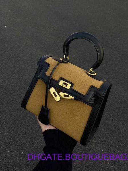 

designer hremm kelys's bags for sale feeling bag women's 2023 new frosted spliced handbag lock buckle versatile one shoulder obliq