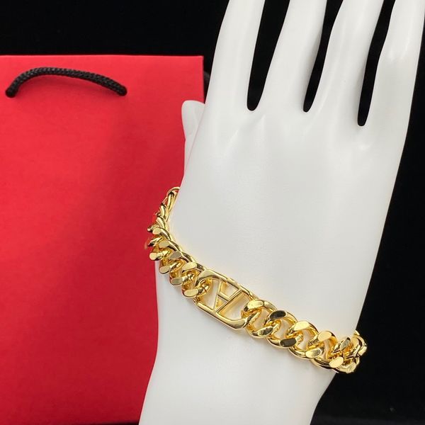 

designers design fashionable women's letter bracelets with special designs for jewelry party gifts, Golden;silver