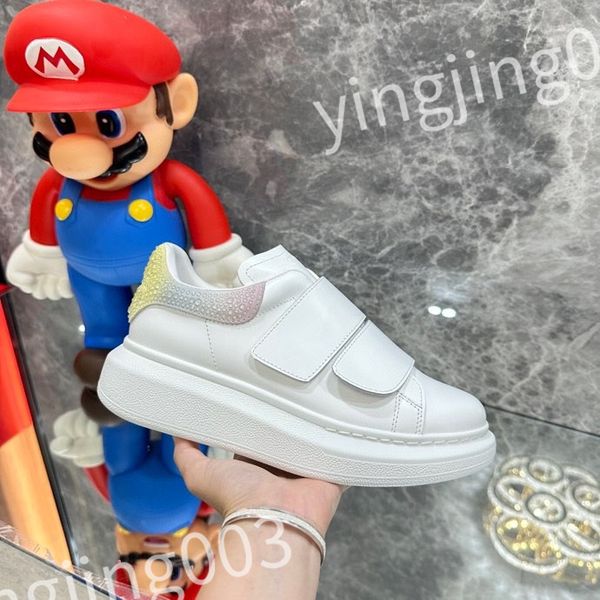 

2023 new r woman shoe leather lace up men fashion platform sneakers white black mens womens casual shoes chaussures