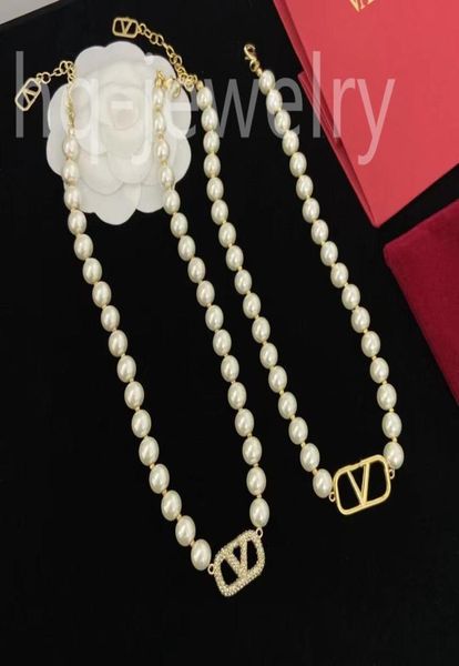 

2023 luxury master designs pearl necklace fashionable choker jewelry for wedding party travelostume jewelry chokers necklaces1327488, Golden;silver