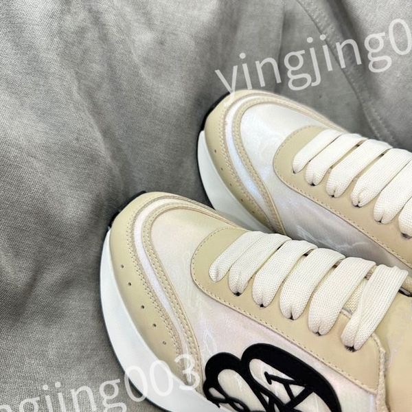 

luxurys designer woman shoe leather lace up men fashion platform sneakers white black mens womens casual shoes chaussures