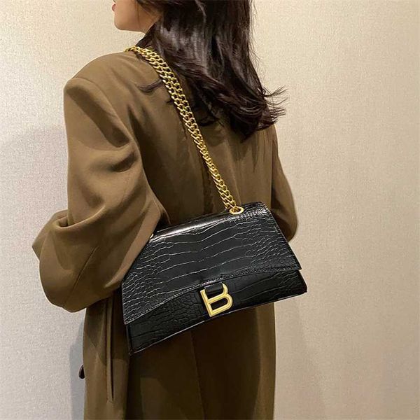 

18% off 2023 fashion handbag winter new fashion trend foreign style one shoulder messenger bag female