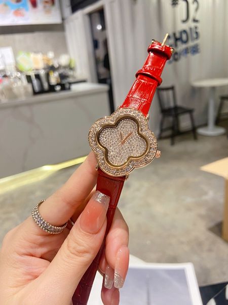 

wristwatches for 2023 new womens watches three stitches quartz watch luxury brand leather belt diamond lady accessories four-leaf clover sha, Slivery;golden