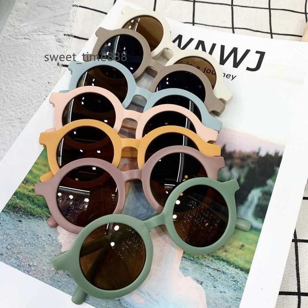 

conchen 2023 fashion 90s retro round vintage child sun glasses 1 to 8 years the young kids sunglasses 2022, White;black