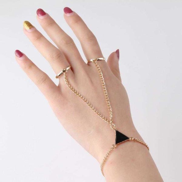 

ornament wholesale street shooting punk steering lock chain triangle one piece bracelet ring finger, Black