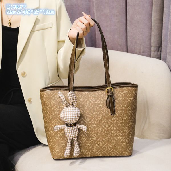 

wholesale ladies shoulder bags elegant atmosphere brown print fashion tote bag simple and versatile thick leather handbag large capacity con