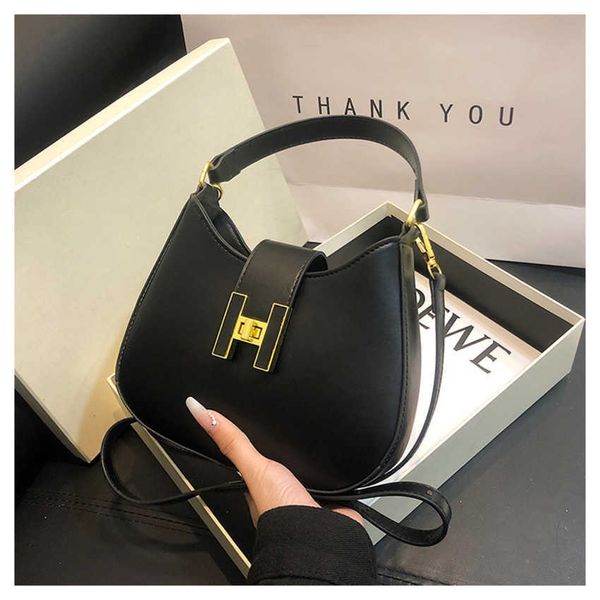 

50% off 2023 fashion hbag advanced fashionable portable bag for women in spring summer a small group of westernized new moon casual and vers
