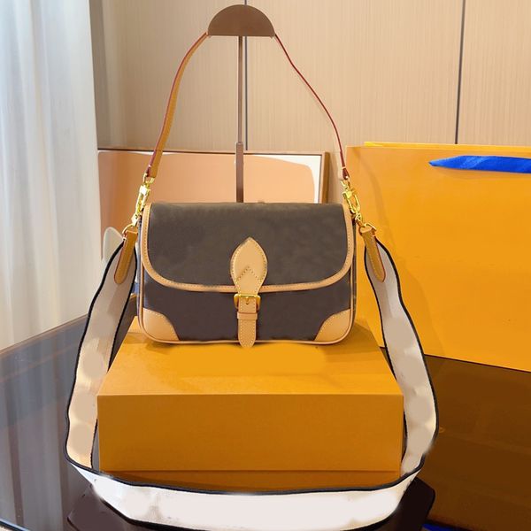

baguette bags designer bags leather luxury fashion shoulder handbags letter purse phone wallet metallic artwork camouflage