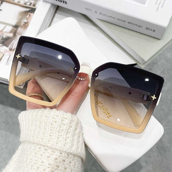 

new uv resistant fashion gradient color large frame thin sunglasses fashion trend ins, White;black
