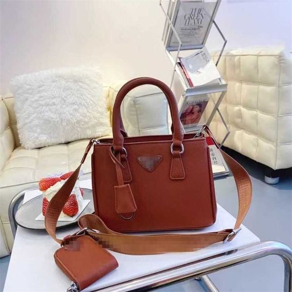 

32% 2023 handbag fashion trend versatile network red same shoulder new korean version small french handheld bag female