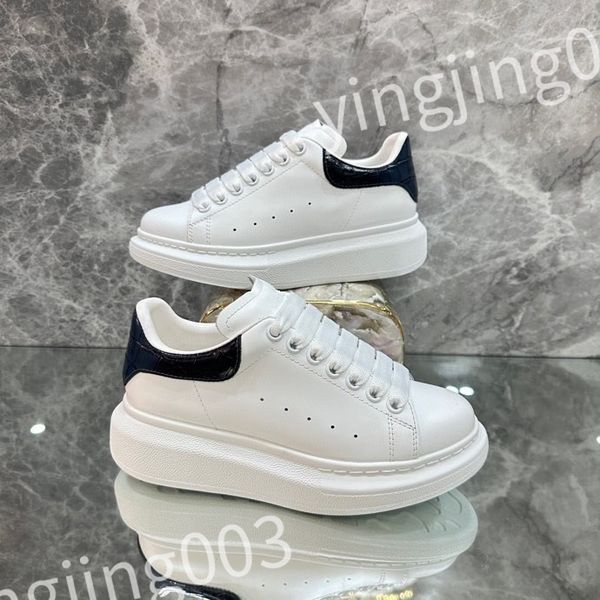 

2023 new men womens fashion casual shoes loafers designer classic rubber platform leisure comfort four seasons shoes, Black