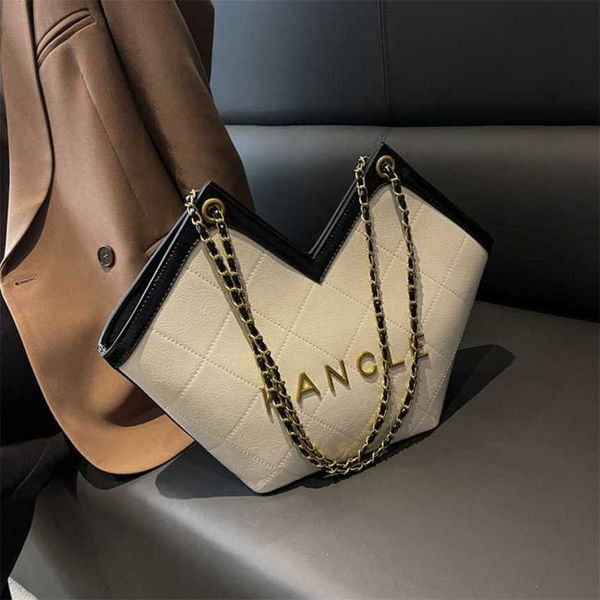 

32% 2023 handbag new beach fashion versatile one shoulder handbag lingge chain strap high capacity tote women's bag