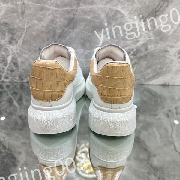 

2023 new designer sneakers calfskin casual shoes reflective shoes vintage leather trainers all-match stylist sneaker leisure shoe platform l, Black