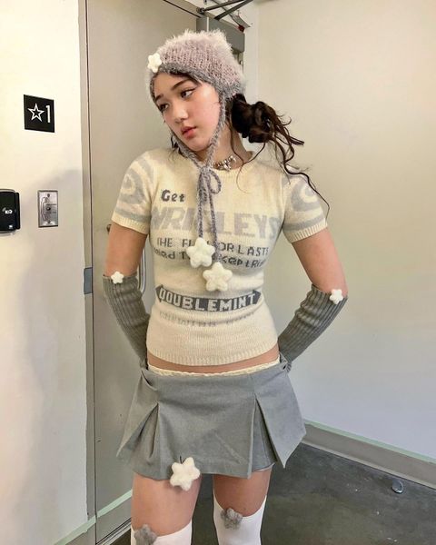 

women's t shirt sweter crop mode wanita kaus rajutan y2k lengan pendek 2023 musim panas padat pullover tipis jumper pakaian rajut 23051, White