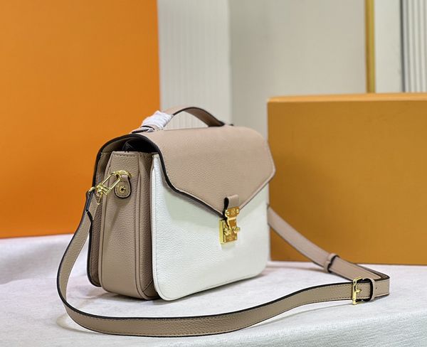 

designer shoulder bag luxury womens handbags pochette totes quality embossed flower letter empreinte message bags ladies fashion crossbody p