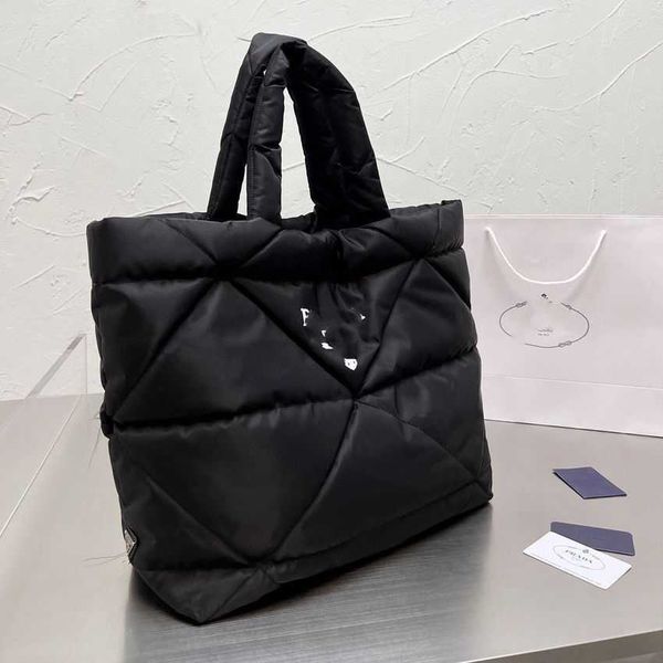

50% off 2023 handbag handbag new single shoulder for women large capacity fashion darling grid autumn solid color commuter women's bag