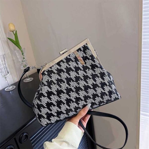 

30% off 2023 handbag korean fashion sequin summer new women's popular online live broadcast same style shoulder clip straddle bag tide