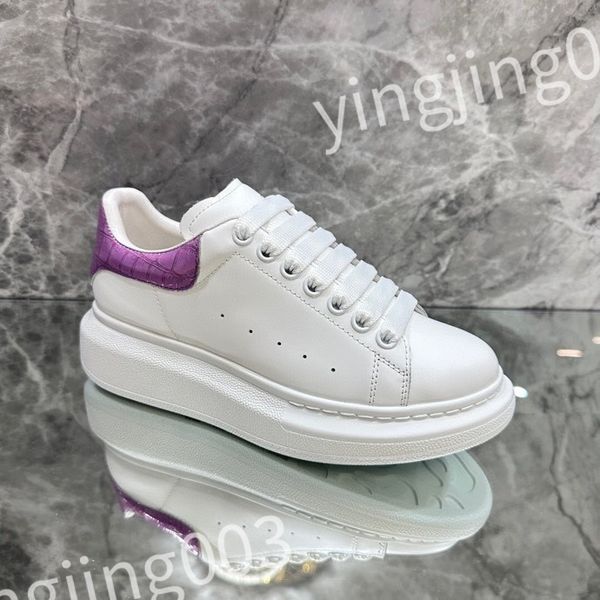 

2023 new luxury designer women's sports shoes genuine leather casual shoes men's sports shoes black white lacing four seasons shoe