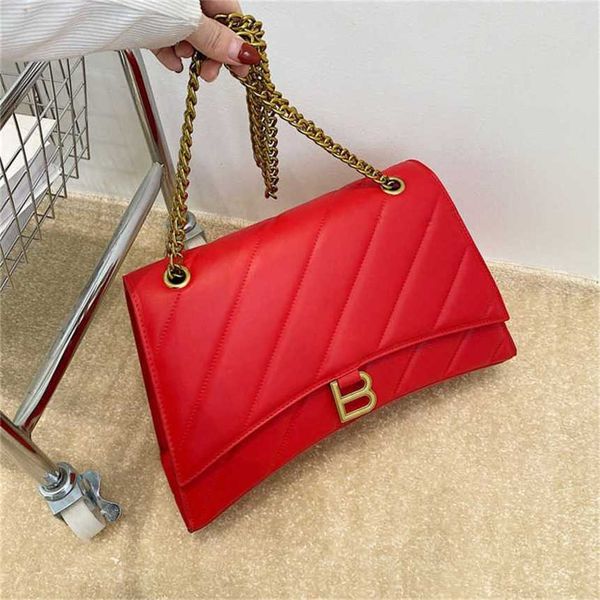 

32% 2023 fashion handbag women's spring/summer new capacity family hourglass high version underarm single shoulder crossbody chain bag
