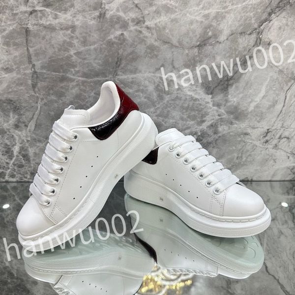 

2023 luxurys men shoes office sneakers mens flats designer man running outdoor sports design lady sneaker platform, Black