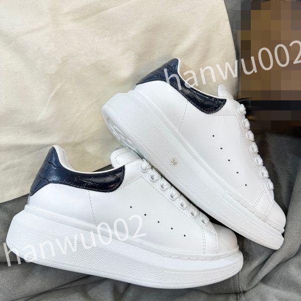 

2023 luxurys men shoes office sneakers mens flats designer man running outdoor sports design lady sneaker platform, Black