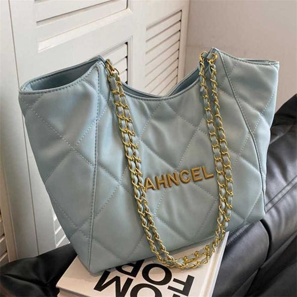 

17% off 2023 fashion small french hand lingge women's new crossbody tote popular on the internet large capacity shoulder bag