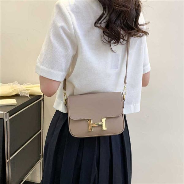 

23% 2023 handbag trendy summer new fashion and stylish temperament small square one shoulder crossbody women's bag