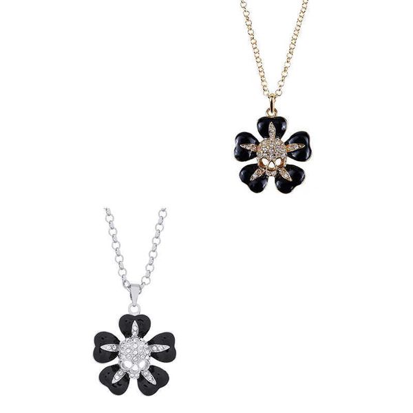 

high version western empress dowager vivienne slightly installs a five petal flower baked enamel skeleton necklace which is popular on the i, Silver