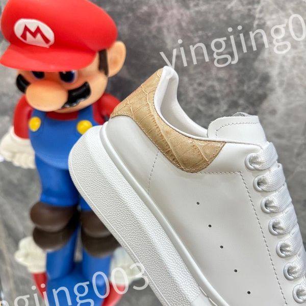 

2023 new r sneakers calfskin casual shoes reflective shoes vintage leather trainers all-match stylist sneaker leisure shoe platform lace-up, Black