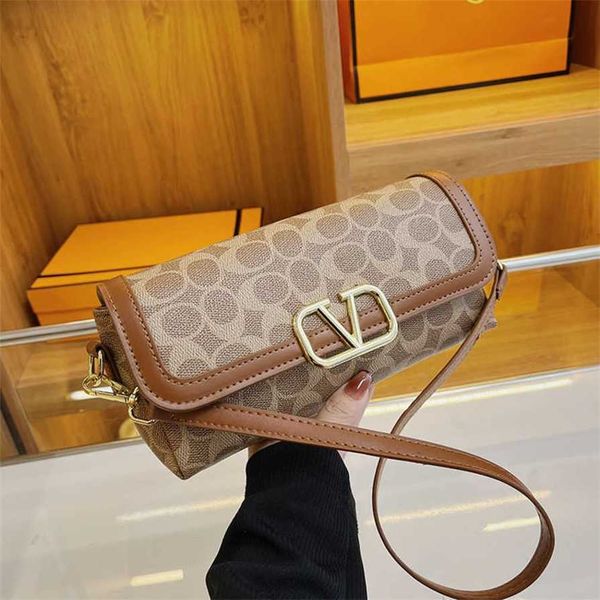 

17% off 2023 fashion hand pillow one shoulder casual texture niche design mobile phone women's bag