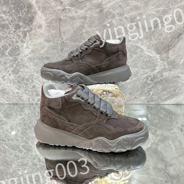 

2023 new r woman shoe leather lace up men fashion platform sneakers white black mens womens casual shoes