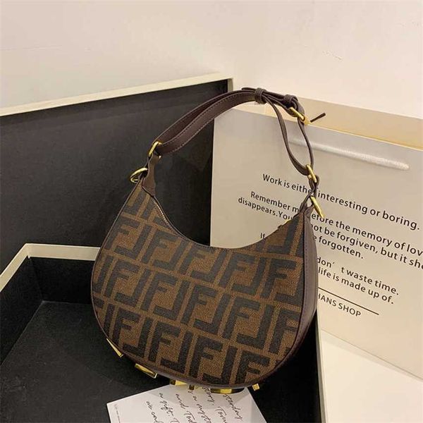 

32% 2023 handbag women's one shoulder fashion versatile underarm shell bag