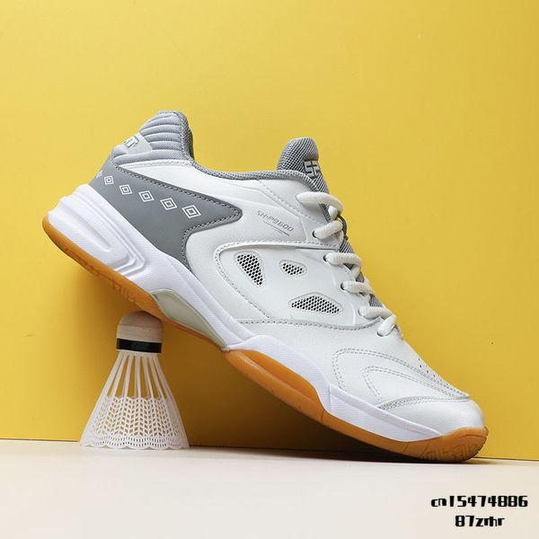 

dress shoes 2023 soft and comfortable badminton tennis volleyball breathable outdoor sports fitness running sneakers 230510, Black