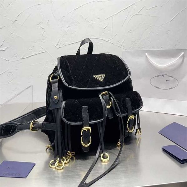 

32% 2023 fashion hand fashionable new shoulder velvet cloth simple drawstring flip backpack practical multi pocket casual commuting bag tren