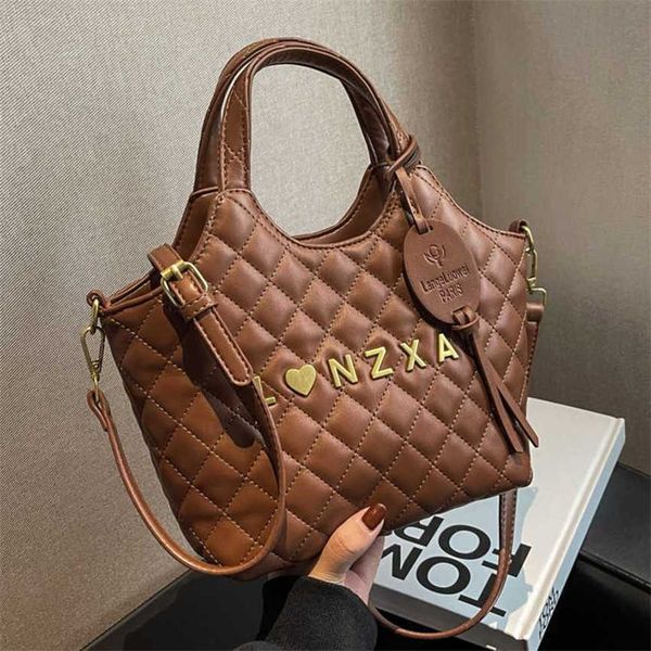 

30% off 2023 fashion hand large capacity for women in autumn and winter new fashion lingge crossbody textured portable bucket bag
