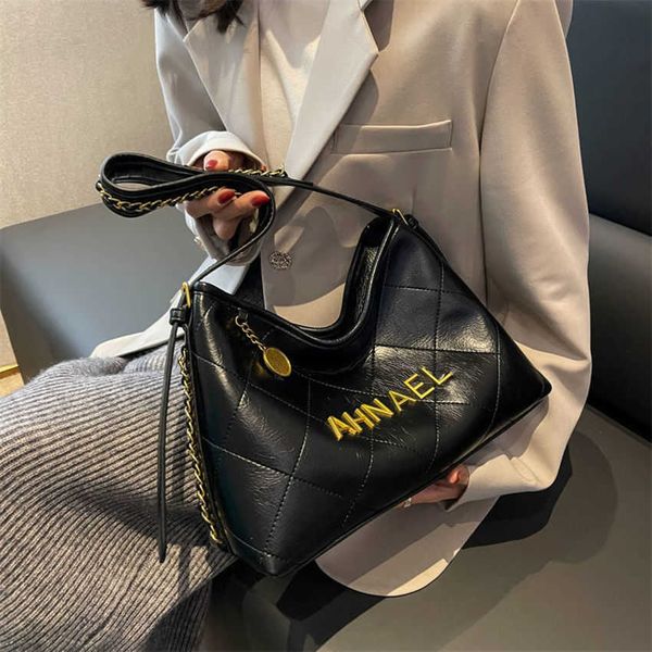 

50% off 2023 fashion hand autumn and winter retro niche design new women's popular cross body one shoulder underarm bucket bag