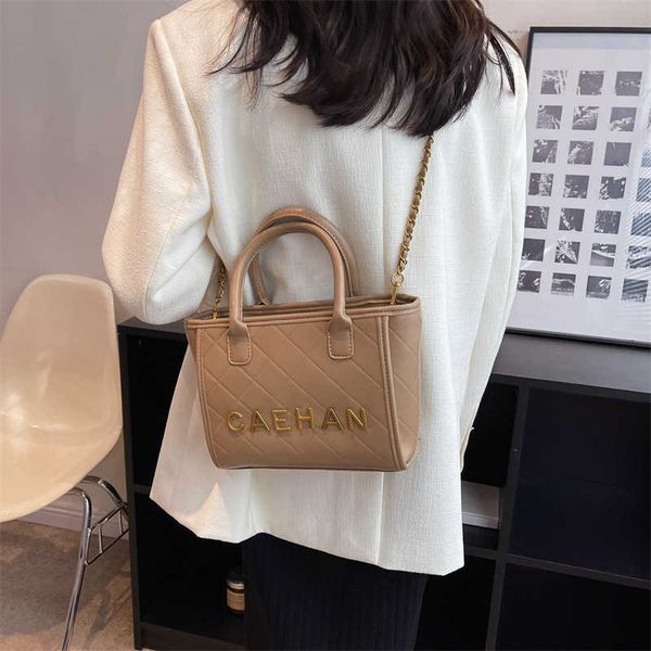 

2023 handbag autumn/winter fashion trend new western small fragrance style one shoulder crossbody bag for women