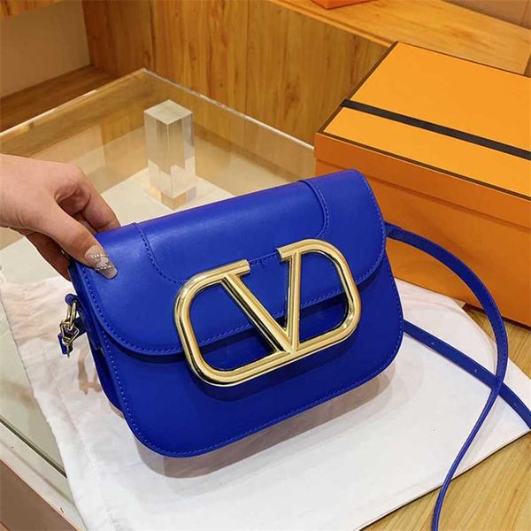 

15% off 2023 handbag new shoulder women's fashion big v small square bag factory goods trend with crossbody large capacity candy