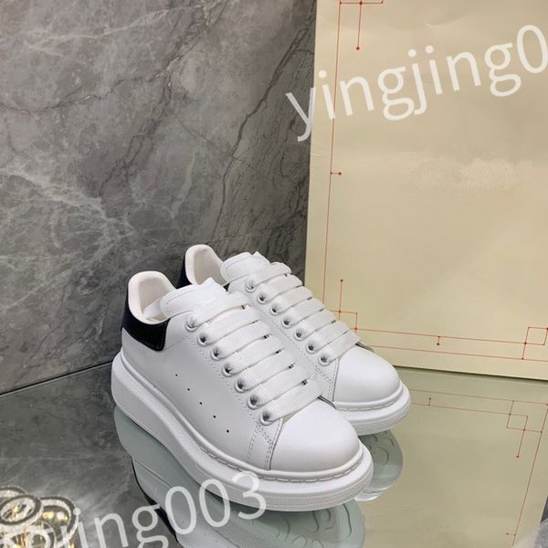 

2023 new luxurys men womens fashion casual shoes loafers designer classic rubber platform leisure comfort four seasons shoes, Black