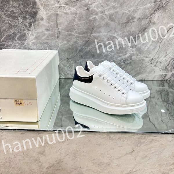 

2023 luxurys men shoes office sneakers mens flats designer man running outdoor sports design lady sneaker platform, Black