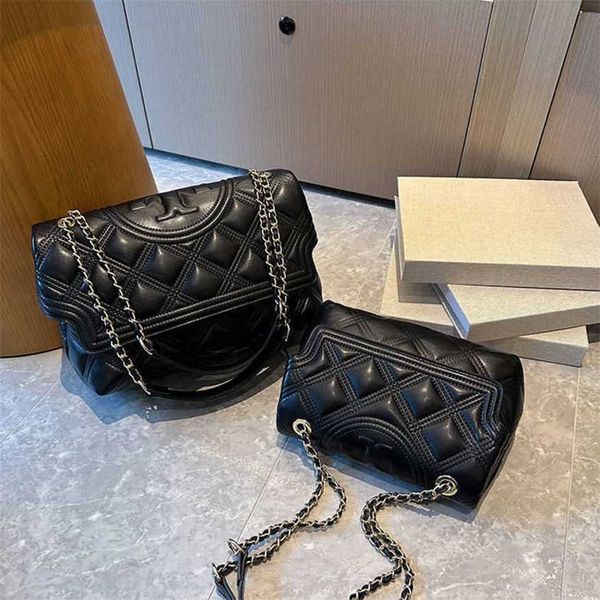 

21% off 2023 fashion hand advanced feeling new women's texture diamond grid letter indentation chain strip temperament single shoulder