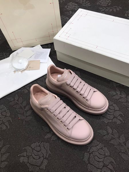 

2023 new designer men women boots sneaker fashion casual shoes leather shoe walking mens 0426, Black