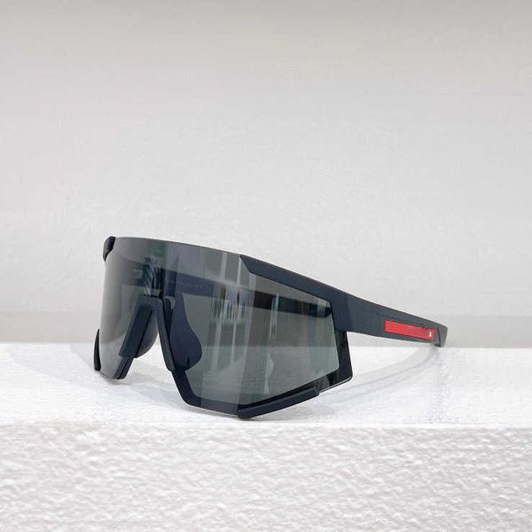 

sunglasses brands silhouette eyewear coolwinks eyewear frame studio pair eyewear woman traveling luxurious anti-ultraviolet gifts, White;black