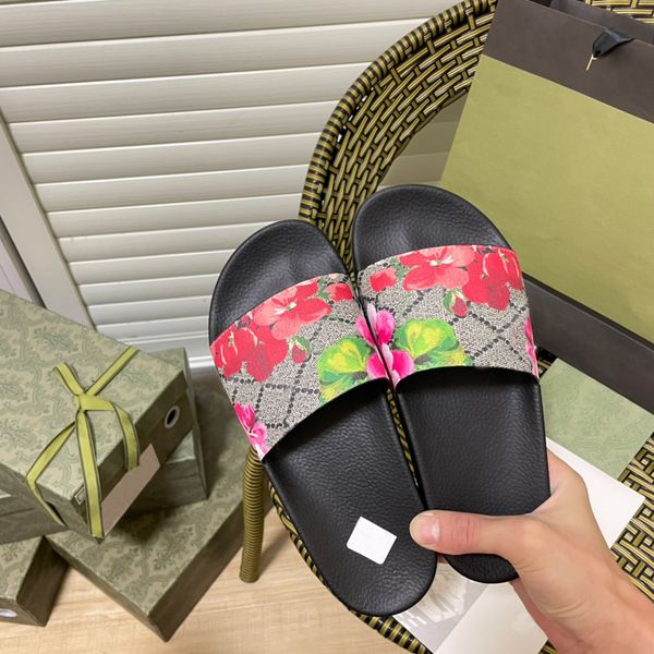 

611s slippers designer slippers women's fashion multi-color waterproof slippers non-slip slippers canvas sandals pair print size 35-44, Black