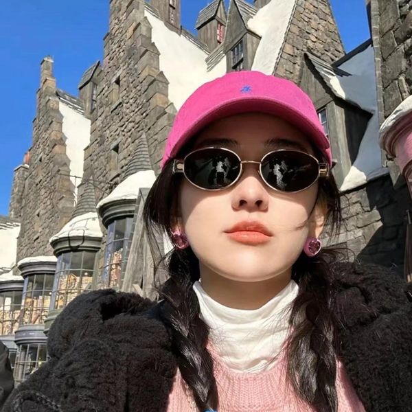 

luxury sunglasses designer street shoot popular women's sunglasses uv400 protective sunglasses leisure beach glasses, White;black