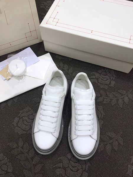 

2023 r womens sports shoes genuine leather casual shoes men's sports shoes black 0426