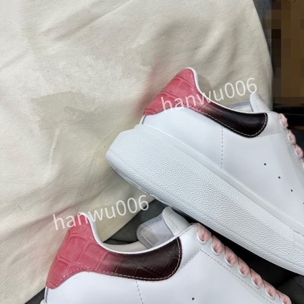 

2023luxury designer shoes mens womens white luxury designer sneaker lace up genuine leather sneakers fashion women casual designer sneaker, Black