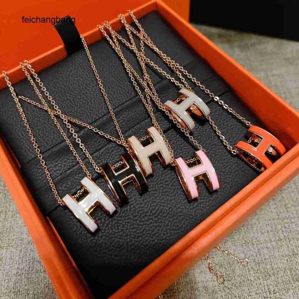 

casual h ermes designer necklace h letter enamel small design pop collar chain seiko mini pendant 18k gold valentine s day gift with gift bo, Black