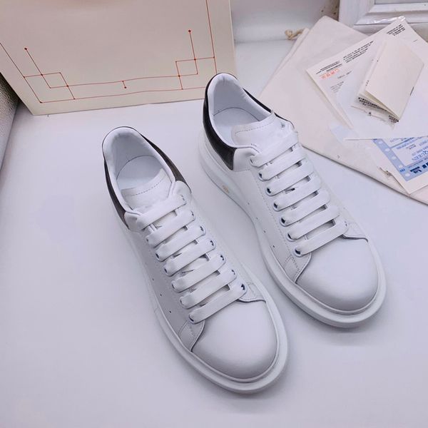 

2023 luxury designer calfskin casual shoes reflective sneakers vintage leather trainers fashion shoes lace-up 0426, Black