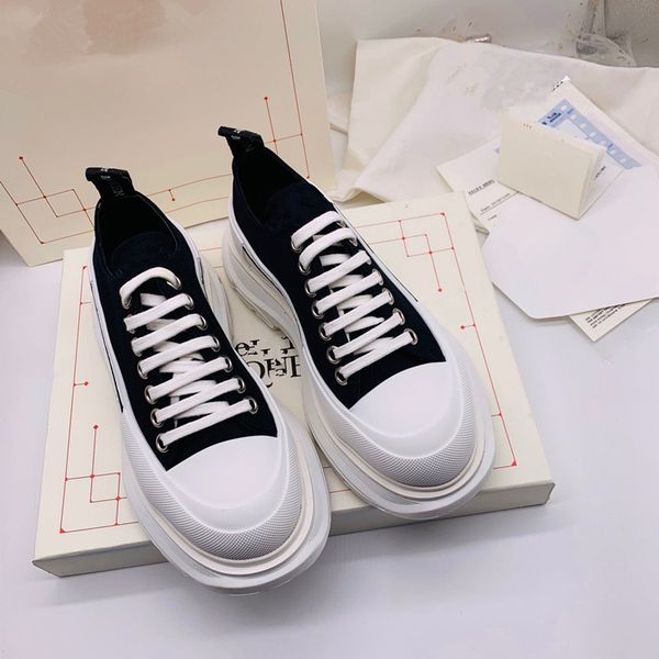

2023 new r woman's shoe leather lace up men fashion platform sneakers white black 0426